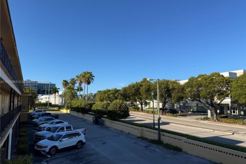 Condo in Aventura, Florida, 1 bedroom  № 1889431 - photo 25