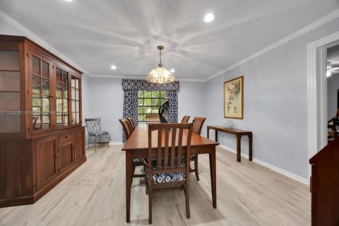 Villa ou maison à vendre à Pinecrest, Floride: 6 chambres, 397.81 m2 № 1880232 - photo 12