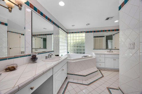 Villa ou maison à vendre à Pinecrest, Floride: 6 chambres, 397.81 m2 № 1880232 - photo 19