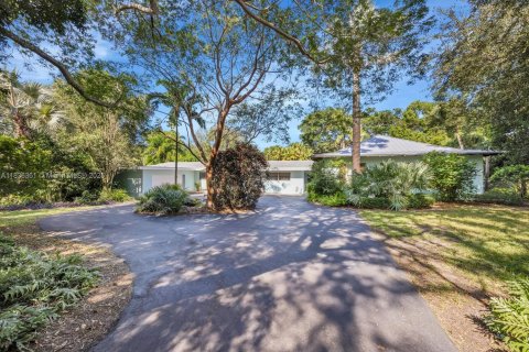 Villa ou maison à vendre à Pinecrest, Floride: 6 chambres, 397.81 m2 № 1880232 - photo 2