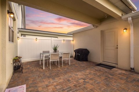 Touwnhouse à vendre à Oakland, Floride: 2 chambres, 153.47 m2 № 2409019 - photo 2