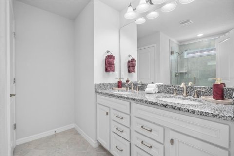 Touwnhouse à vendre à Oakland, Floride: 2 chambres, 153.47 m2 № 2409019 - photo 11