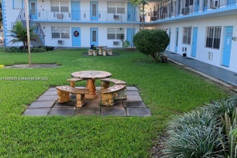 Condominio en venta en Hollywood, Florida, 1 dormitorio, 57.6 m2 № 1977541 - foto 20