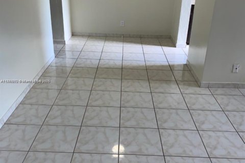 Condominio en venta en Hollywood, Florida, 1 dormitorio, 57.6 m2 № 1977541 - foto 11