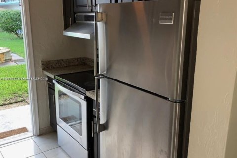 Condominio en venta en Hollywood, Florida, 1 dormitorio, 57.6 m2 № 1977541 - foto 5