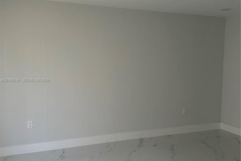 Villa ou maison à louer à Lehigh Acres, Floride: 3 chambres № 2402183 - photo 6