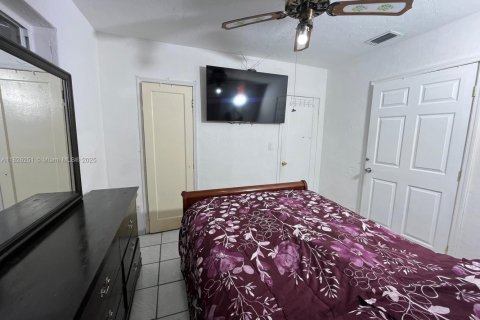 Villa ou maison à vendre à Hialeah, Floride: 4 chambres, 113.34 m2 № 1958601 - photo 16