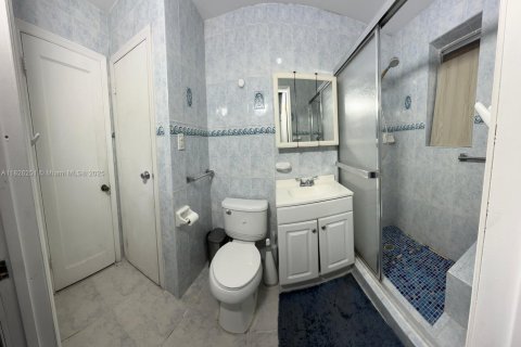 Villa ou maison à vendre à Hialeah, Floride: 4 chambres, 113.34 m2 № 1958601 - photo 7