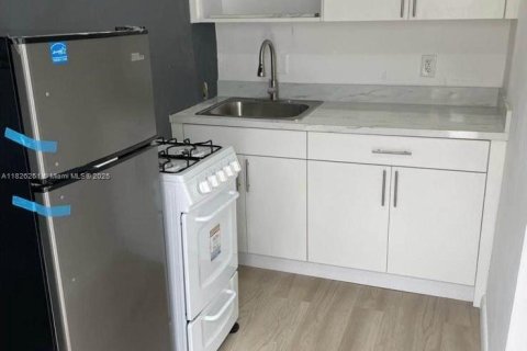 Villa ou maison à vendre à Hialeah, Floride: 4 chambres, 113.34 m2 № 1958601 - photo 19