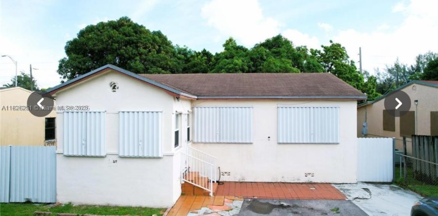 Villa ou maison à Hialeah, Floride 4 chambres, 113.34 m2 № 1958601