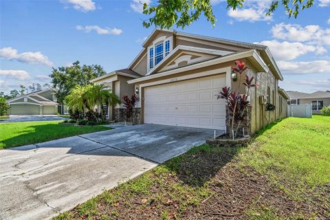 House in Zephyrhills, Florida 4 bedrooms, 229.38 sq.m. № 1876298 - photo 8