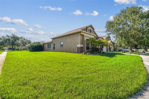 House in Zephyrhills, Florida 4 bedrooms, 229.38 sq.m. № 1876298 - photo 7