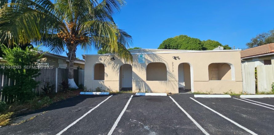 Casa en Fort Lauderdale, Florida 6 dormitorios, 173.36 m2 № 1984072
