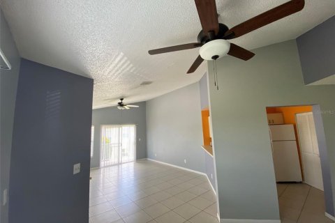 Condo in Orlando, Florida, 2 bedrooms № 2102623 - photo 15
