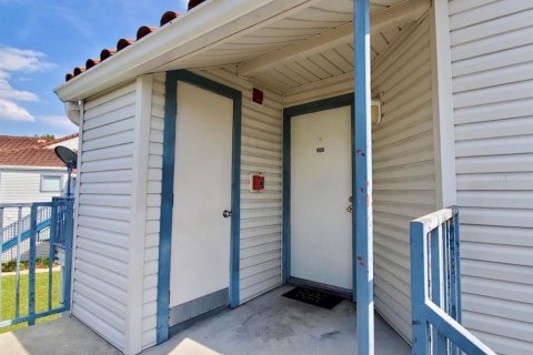 Condo in Orlando, Florida, 2 bedrooms № 2102623 - photo 2
