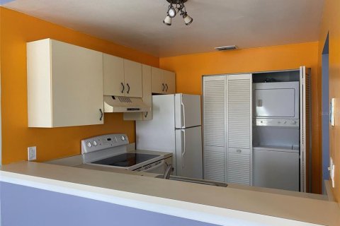 Condo in Orlando, Florida, 2 bedrooms № 2102623 - photo 9
