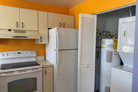 Condo in Orlando, Florida, 2 bedrooms № 2102623 - photo 8