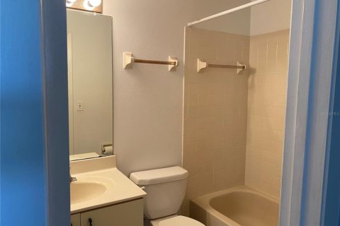 Condo in Orlando, Florida, 2 bedrooms № 2102623 - photo 11