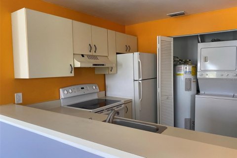 Condo in Orlando, Florida, 2 bedrooms № 2102623 - photo 6