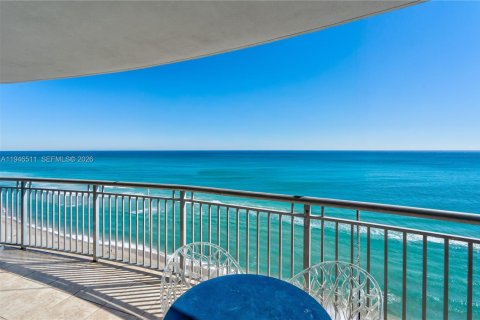 Copropriété à vendre à Sunny Isles Beach, Floride: 2 chambres, 136.57 m2 № 2011569 - photo 3