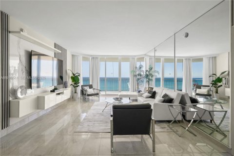 Copropriété à vendre à Sunny Isles Beach, Floride: 2 chambres, 136.57 m2 № 2011569 - photo 2