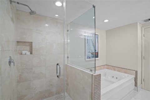 Copropriété à vendre à Sunny Isles Beach, Floride: 2 chambres, 136.57 m2 № 2011569 - photo 18