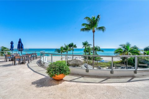 Copropriété à vendre à Sunny Isles Beach, Floride: 2 chambres, 136.57 m2 № 2011569 - photo 28