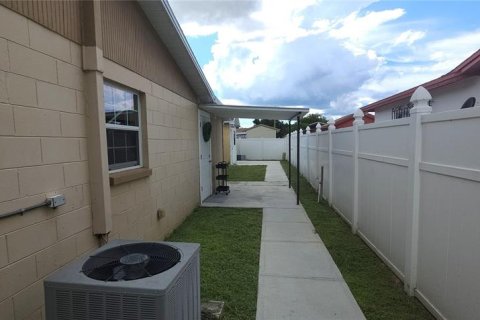 Villa ou maison à vendre à Tampa, Floride: 7 chambres, 112.88 m2 № 2415007 - photo 25