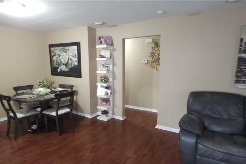 Villa ou maison à vendre à Tampa, Floride: 7 chambres, 112.88 m2 № 2415007 - photo 3