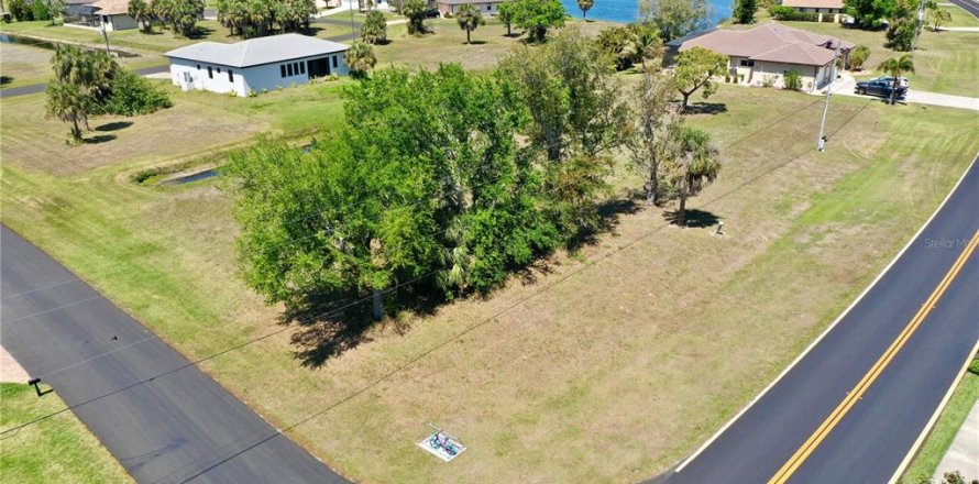Terreno en Punta Gorda, Florida № 2232757