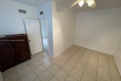 Снять в аренду кондоминиум в Майами, Флорида 1 спальня, 43.2м2, № 1951075 - фото 7