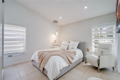 Villa ou maison à vendre à Miami, Floride: 4 chambres, 155.05 m2 № 2028053 - photo 17