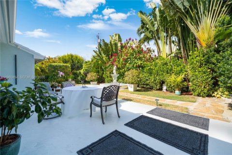 Villa ou maison à vendre à Miami, Floride: 4 chambres, 155.05 m2 № 2028053 - photo 29
