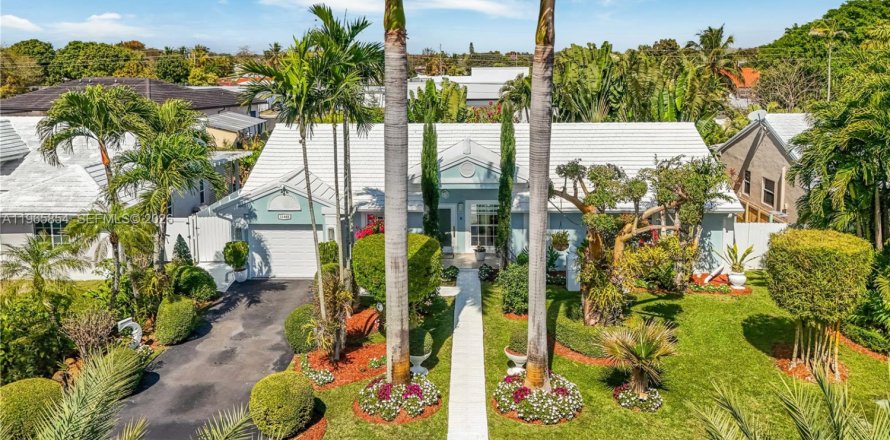 Villa ou maison à Miami, Floride 4 chambres, 155.05 m2 № 2028053