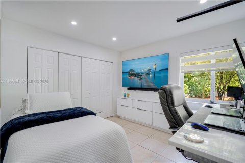 Villa ou maison à vendre à Miami, Floride: 4 chambres, 155.05 m2 № 2028053 - photo 23