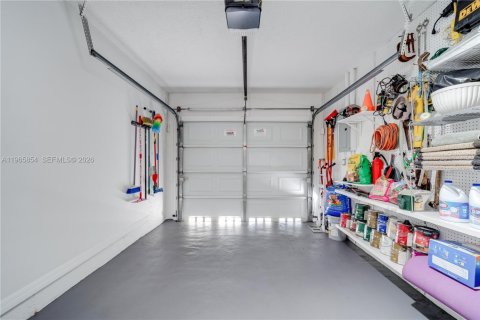 Villa ou maison à vendre à Miami, Floride: 4 chambres, 155.05 m2 № 2028053 - photo 27