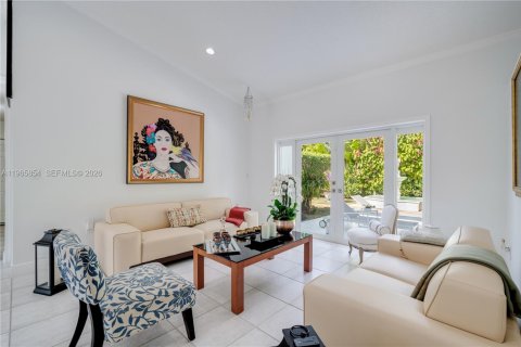 Villa ou maison à vendre à Miami, Floride: 4 chambres, 155.05 m2 № 2028053 - photo 8