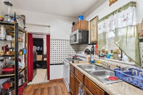 Villa ou maison à vendre à Kissimmee, Floride: 4 chambres, 121.89 m2 № 2386066 - photo 6
