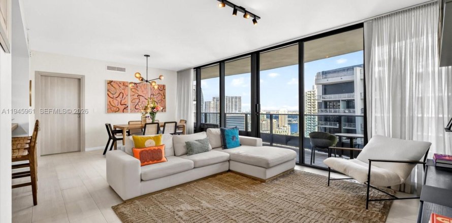 Condominio en Miami, Florida, 2 dormitorios  № 2007794