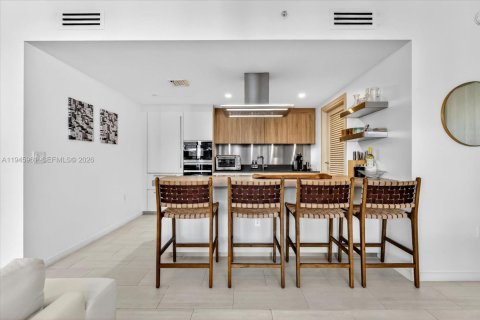 Condominio en venta en Miami, Florida, 2 dormitorios, 114.83 m2 № 2007794 - foto 5