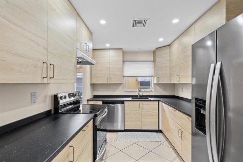 Villa ou maison à vendre à Dunedin, Floride: 2 chambres, 98.85 m2 № 2287117 - photo 9