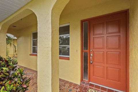 Villa ou maison à vendre à Dunedin, Floride: 2 chambres, 98.85 m2 № 2287117 - photo 3