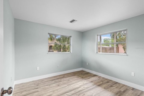 Villa ou maison à vendre à Dunedin, Floride: 2 chambres, 98.85 m2 № 2287117 - photo 15