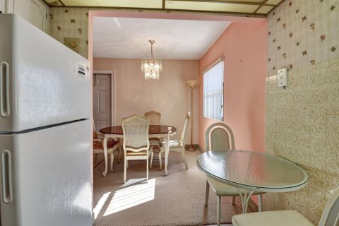 Купить кондоминиум в Делрей-Бич, Флорида 5 комнат, 81.75м2, № 2246196 - фото 15