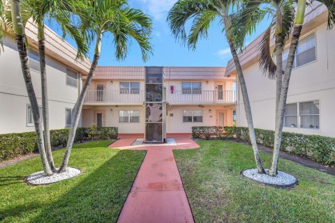 Condo in Delray Beach, Florida, 2 bedrooms  № 2246196