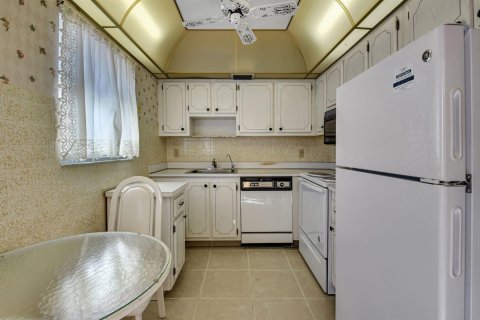 Купить кондоминиум в Делрей-Бич, Флорида 5 комнат, 81.75м2, № 2246196 - фото 13