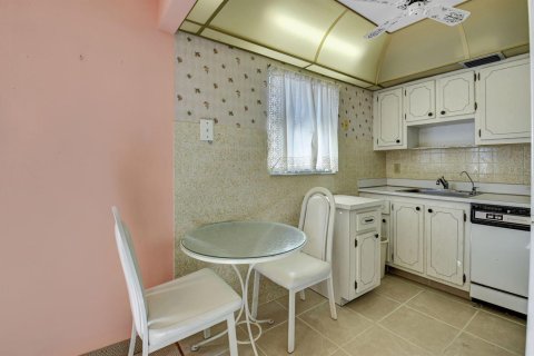 Купить кондоминиум в Делрей-Бич, Флорида 5 комнат, 81.75м2, № 2246196 - фото 12