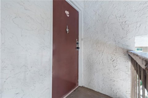 Copropriété à vendre à Tampa, Floride: 2 chambres, 99.78 m2 № 1886351 - photo 2