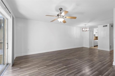 Copropriété à vendre à Tampa, Floride: 2 chambres, 99.78 m2 № 1886351 - photo 10