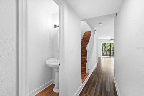 Copropriété à vendre à Tampa, Floride: 2 chambres, 99.78 m2 № 1886351 - photo 5